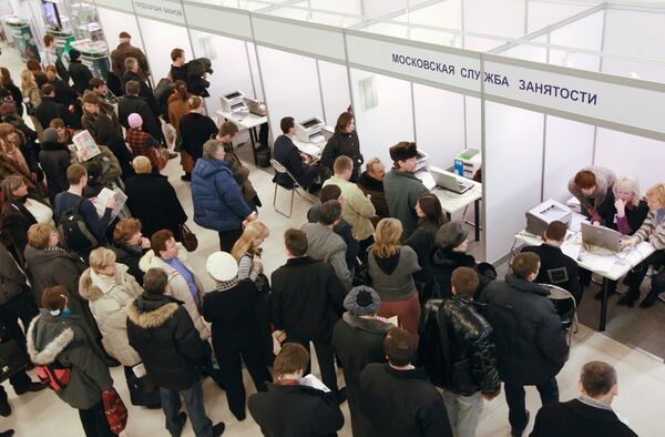 Russia unemployment rises by 100,000 to 5.1 mln in October - Sputnik International