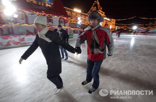 Winter Moscow: opening of skating rink on Red Square - Sputnik International