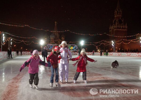 Winter Moscow: opening of skating rink on Red Square - Sputnik International