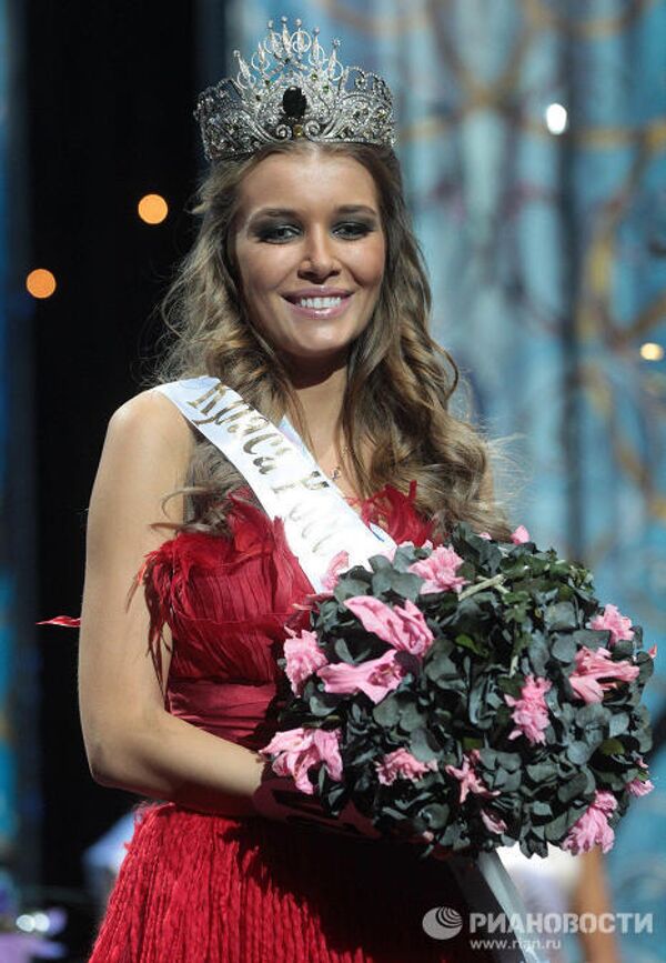 Beauty of Russia 2010 pageant winner and her rivals - Sputnik International
