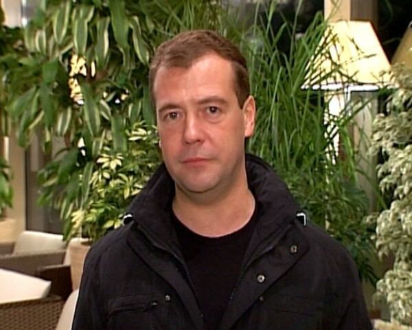 Medvedev congratulates Russian fans on victory in bid to host 2018 World Cup - Sputnik International