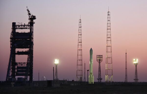 Proton-M carrier rocket with hree Glonass-M satellites - Sputnik International