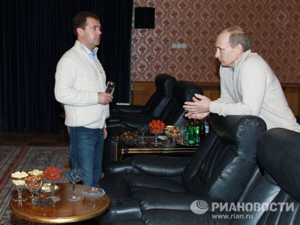 Informal meeting between Medvedev and Putin - Sputnik International