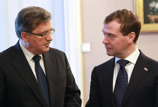 Dmitry Medvedev and Bronislaw Komorowski - Sputnik International