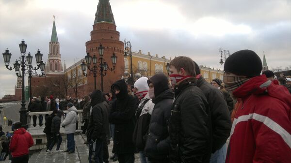 Football fans protesting the death of a Spartak Moscow supporter near Red Square - Sputnik International