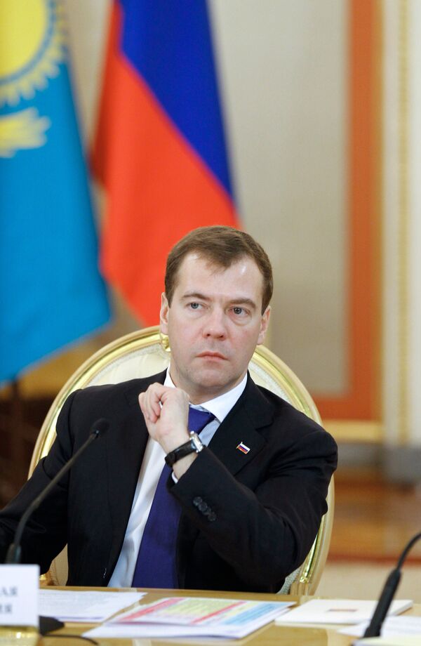 Dmitry Medvedev and his Turkmen colleague Gurbanguly Berdymukhamedov - Sputnik International