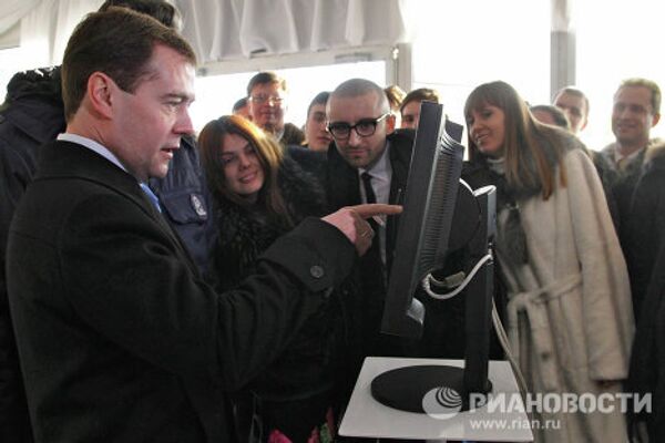 Dmitry Medevedev visits Skolkovo - Sputnik International