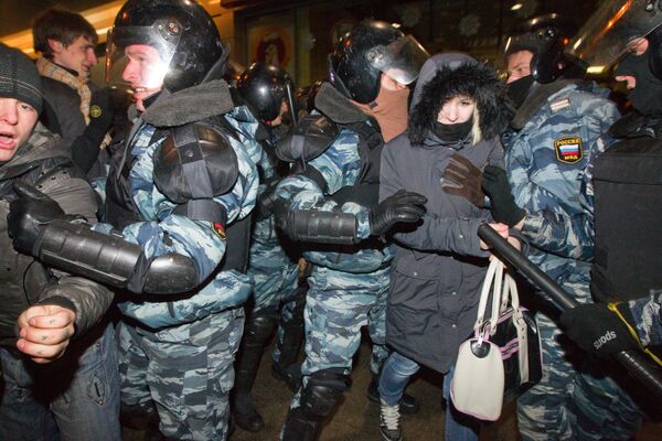 Police detain 1,700 people across Russia to prevent riots  - Sputnik International