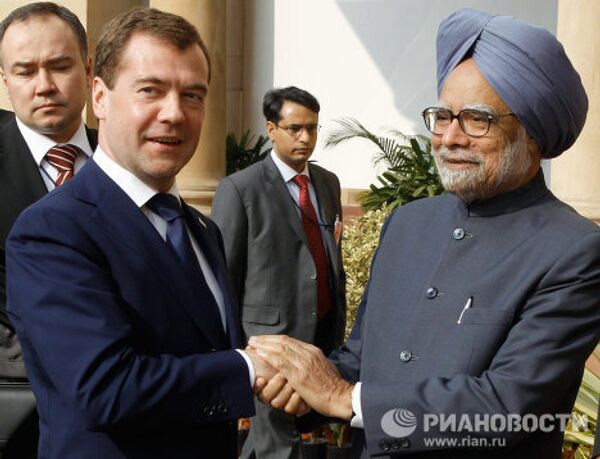 Dmitry Medvedev pays official visit to India Dmitry Medvedev pays official visit to India - Sputnik International