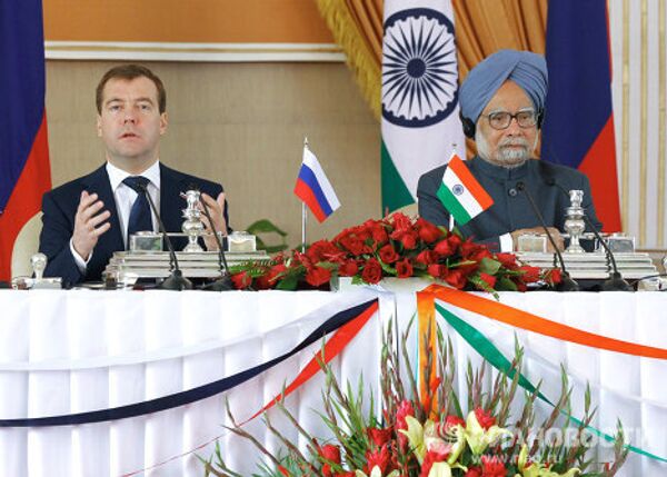Dmitry Medvedev pays official visit to India Dmitry Medvedev pays official visit to India - Sputnik International