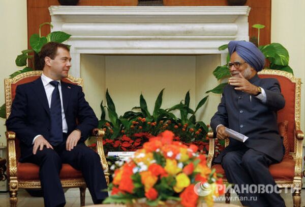 Dmitry Medvedev pays official visit to India Dmitry Medvedev pays official visit to India - Sputnik International
