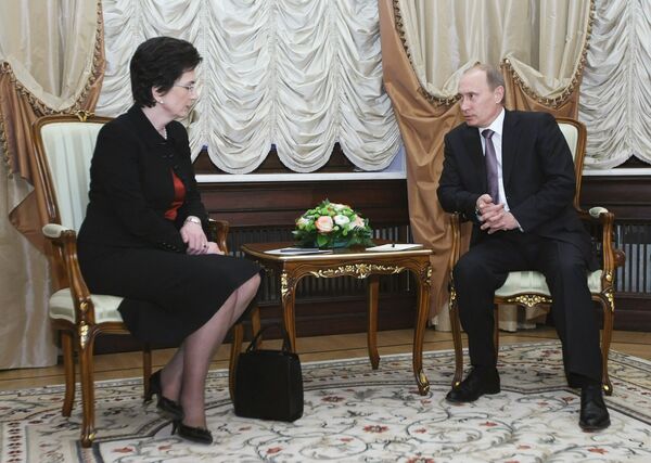 Russian Prime Minister Vladimir Putin and leading Georgian opposition figure Nino Burdzhanadze - Sputnik International