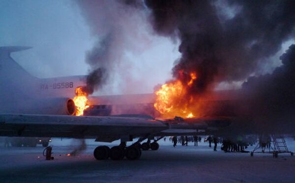 Tupolev Tu-154 passenger jet catches fire at Surgut airport  - Sputnik International