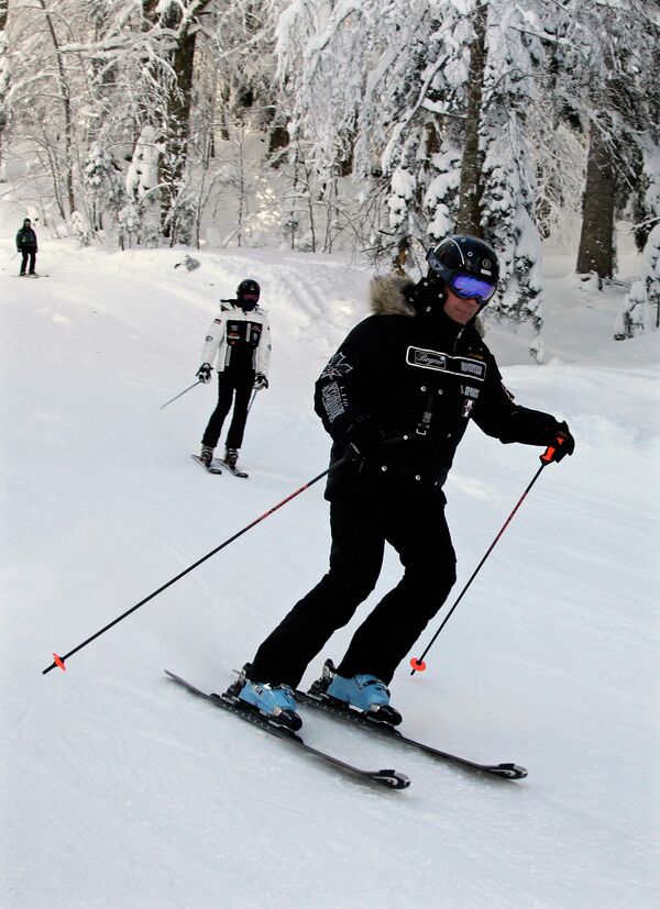 Dmitry Medvedev at the Krasnaya Polyana mountain ski resort - Sputnik International