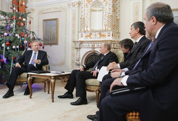 Russian Prime Minister Vladimir Putin meets with BP chiefs - Sputnik International