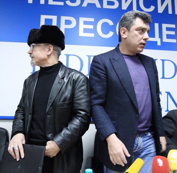 Eduard Limonov  and  Boris Nemtsov  - Sputnik International
