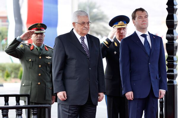 Mahmoud Abbas and Dmitry Medvedev  - Sputnik International