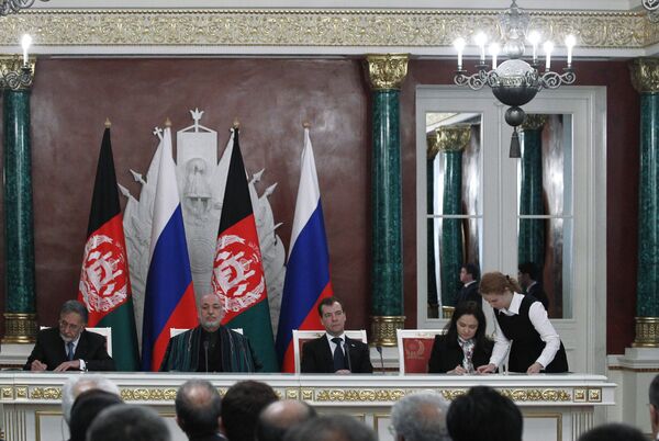 Russian President Dmitry Medvedev and afghan president Hamid Karzai - Sputnik International