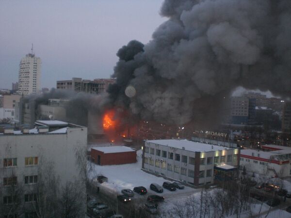 Russian shopping mall blaze kills at least two, injures five - Sputnik International