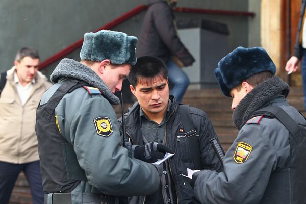 Moscow airport police to undergo checks - Sputnik International