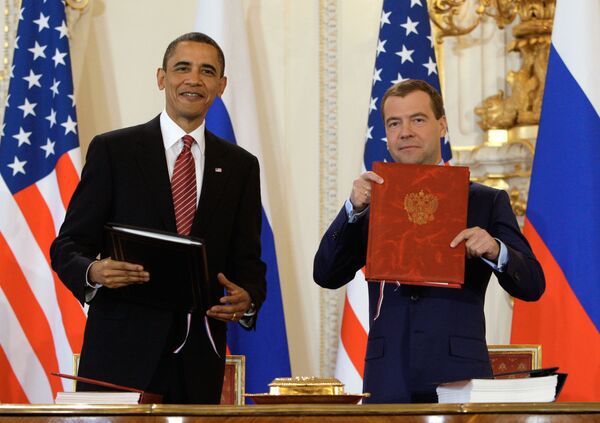 Dmitry Medvedev and Barack Obama signed the new strategic arms reduction treaty, New START, in Prague on April 8, 2010 - Sputnik International