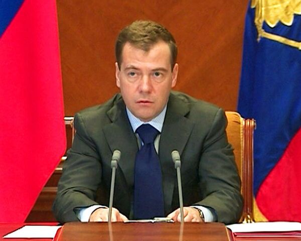 Medvedev signs New START ratification - Sputnik International