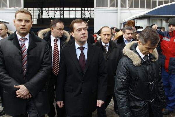 Dmitry Medvedev inspects security systems at Kiyevsky Rail Station - Sputnik International