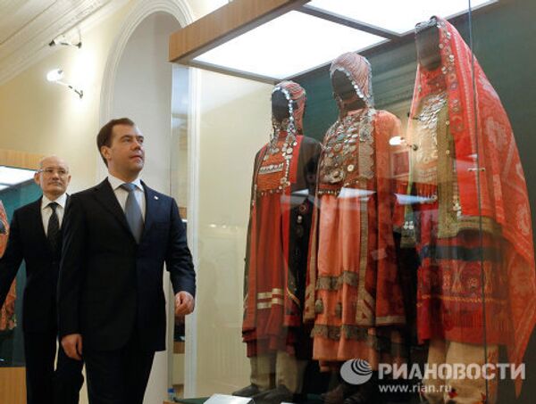 Dmitry Medvedev visits the Ufa Museum of Archaeology and Ethnography - Sputnik International