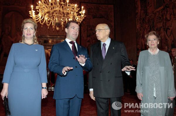 Dmitry and Svetlana Medvedev meet with Italy’s first couple - Sputnik International