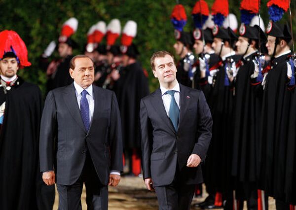 Dmitry Medvedev and Silvio Berlusconi visit Villa Madama - Sputnik International