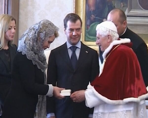 Pope asks Medvedev if he lives in the Kremlin - Sputnik International
