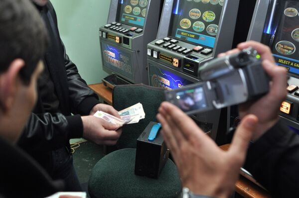 Illegal casinos have mushroomed across Russia since a law came into force in July 2009 banning gambling everywhere except in four remote zones. - Sputnik International