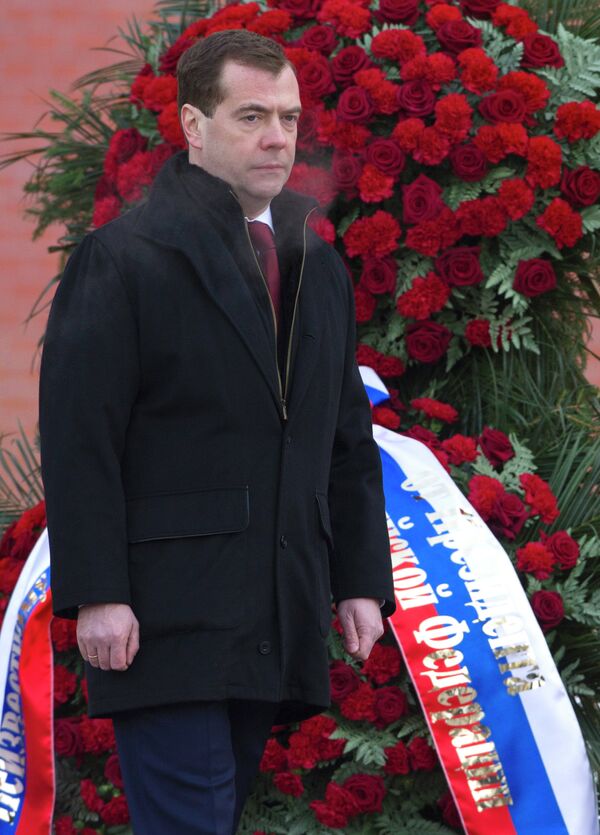 Russian President Dmitry Medvedev lays wreath at the Tomb of the Unknown Soldier - Sputnik International