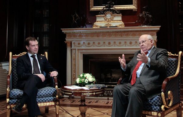 Dmitry Medvedev and Mikhail Gorbachev - Sputnik International