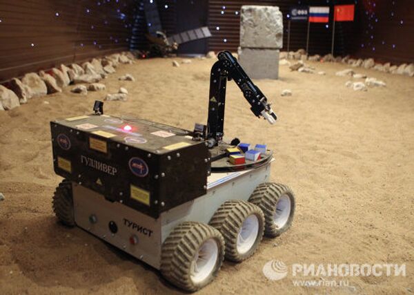 Испытания робота-марсохода в Институте медико-биологических проблем РАН - Sputnik International