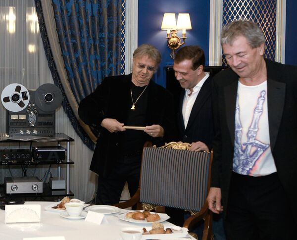 Deep Purple and Russian President Dmitry Medvedev  - Sputnik International