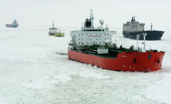 Over 120 ships stranded in heavy ice in Gulf of Finland - Sputnik International