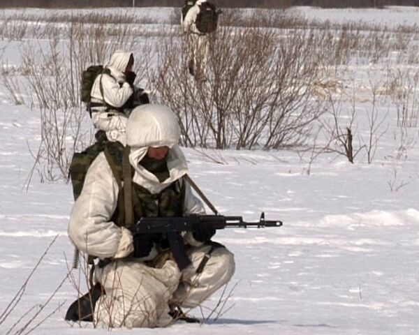 Paratroopers capture and destroy mock enemy communication station - Sputnik International