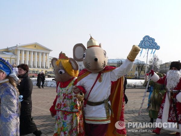 Parade of fairy tale characters in Kostroma   - Sputnik International