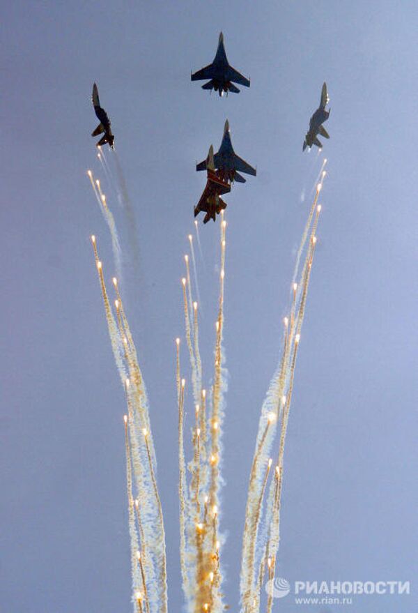Russkiye Vityazi (Russian Knights) aerobatic team’s 20th anniversary  - Sputnik International