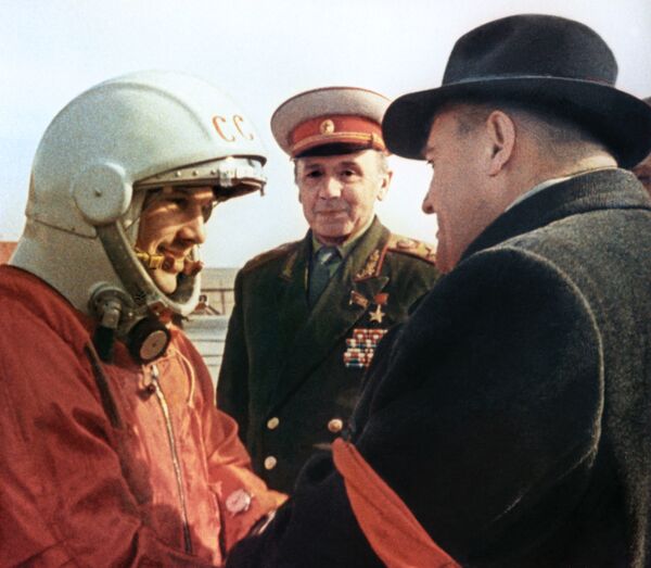 Yury Gagarin and Sergei Korolev - Sputnik International