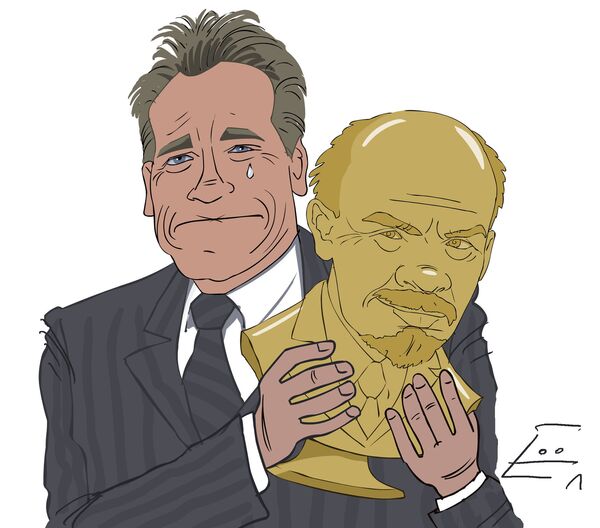 Schwarzenegger forced to get rid of bust collection  - Sputnik International