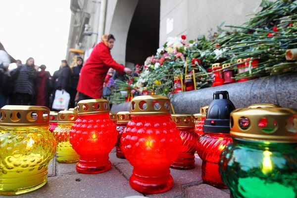 At least 12 people were killed and over 190 injured after a bomb went off at the Oktyabrskaya metro station - Sputnik International