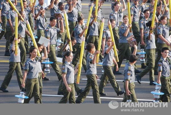 Havana hosts first military parade in five years  - Sputnik International