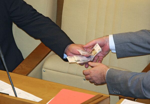 Russian parliament approves big jump in fines for bribes - Sputnik International