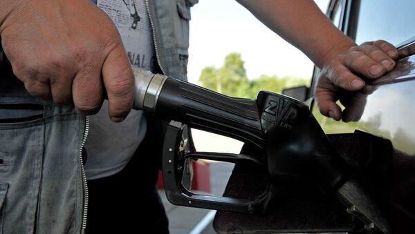 Gasoline crisis looms in Russia as international prices rise - Sputnik International