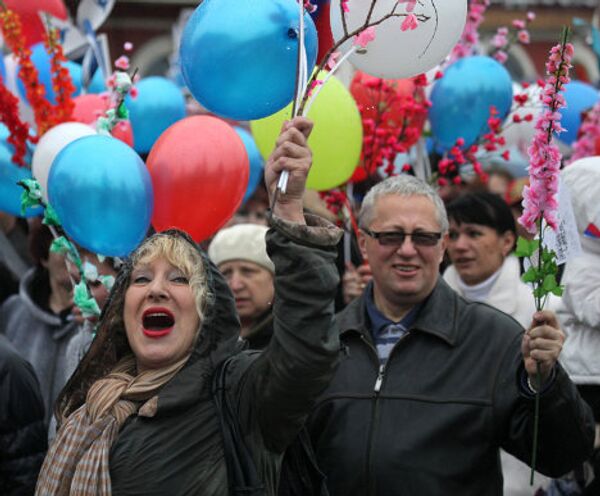 Thousands gather for May Day demonstrations across Russia - Sputnik International