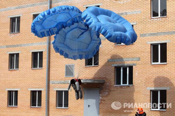 Russian Emergencies Ministry showcases cutting-edge equipment - Sputnik International