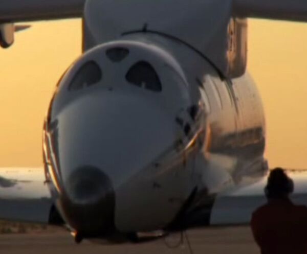 Virgin Galactic's SpaceShipTwo demonstrates flight and re-entry  - Sputnik International