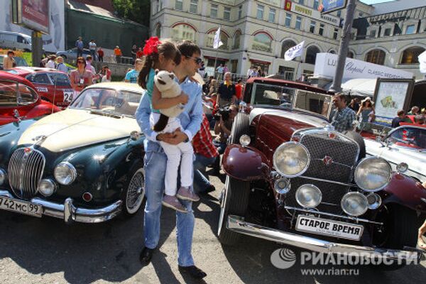 Vintage cars in weekend rally  - Sputnik International